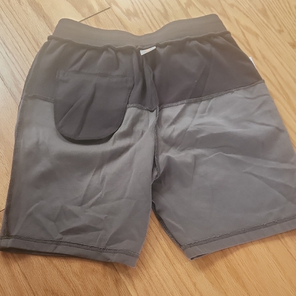 Men's Gray Athletic Shorts Medium - Picture 16 of 17